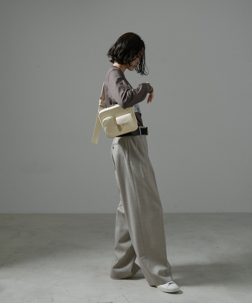 SALON adam et rope'（サロン アダム エ ロペ）の「Cameraボディーバッグ（ボディバッグ/ウエストポーチ・レディース・ブラウン/オフホワイト/ブラック・FREE）」の6枚目の写真