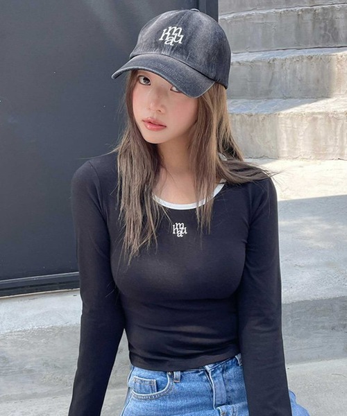 muahmuah(ムーアムーア)の「A'GEM/9 × .kom 『muah muah/ムーアムーア』 LOGO STITCH ROUND COLORING LONG SLEEVE/ロゴステッチラウンドネックカラリングロングシャツ(Tシャツ/カットソー・レディース・ブラック/ホワイト/ピンク・FREE)」の1枚目の写真