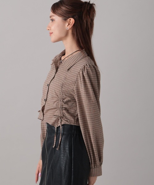 FOREVER 21（フォーエバー トゥエンティーワン）の「【2024FW】フロントシャーリングシャツ（シャツ/ブラウス・レディース・オフホワイト/ブラック/ブラック系その他/ブルー/オレンジ・FREE）」の10枚目の写真