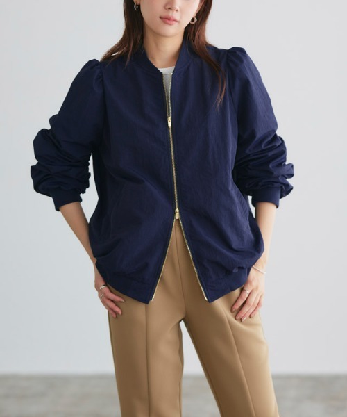 Pierrot（ピエロ）の「パフスリーブMA-1ブルゾン（MA-1・レディース・ブラック/アイボリー/ネイビー・L/M）」の11枚目の写真