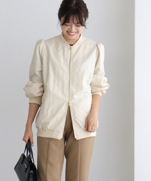 Pierrot（ピエロ）の「パフスリーブMA-1ブルゾン（MA-1・レディース・ブラック/アイボリー/ネイビー・L/M）」の5枚目の写真