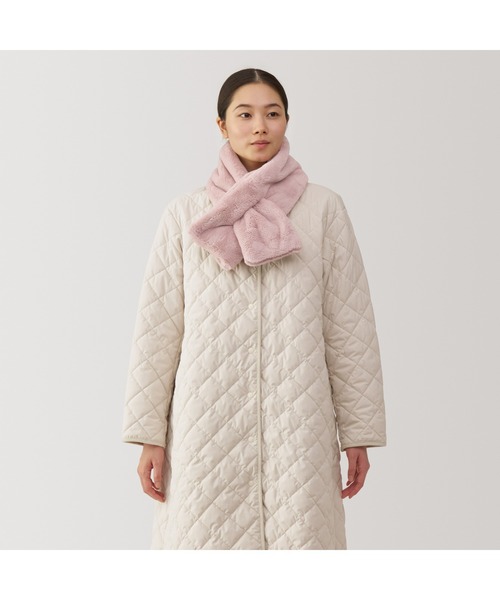 無印良品(ムジルシリョウヒン)の「静電気が起きにくい 着る毛布 マフラー 14×92cm(マフラー・レディース・アイボリー/サックスブルー/ブラック/ブラウン系/スモークピンク・FREE)」の5枚目の写真