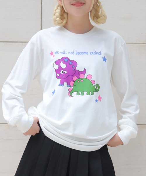 UNIT CHEST(ユニットチェスト)の「【UNIT CHEST】unique unisex long sleeve T-shirt/ユニークユニセックス ロンT OIF designer eggs コラボ 恐竜by manami_makifuji(Tシャツ/カットソー・レディース・ブラック/ホワイト/杢グレー・S/L/M)」の1枚目の写真