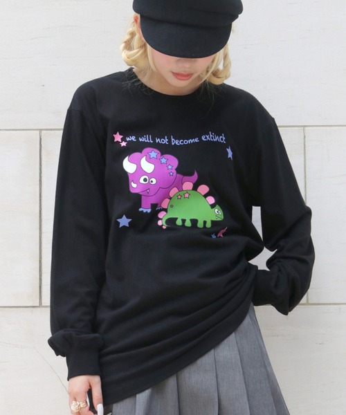 UNIT CHEST(ユニットチェスト)の「【UNIT CHEST】unique unisex long sleeve T-shirt/ユニークユニセックス ロンT OIF designer eggs コラボ 恐竜by manami_makifuji(Tシャツ/カットソー・レディース・ブラック/ホワイト/杢グレー・S/L/M)」の2枚目の写真