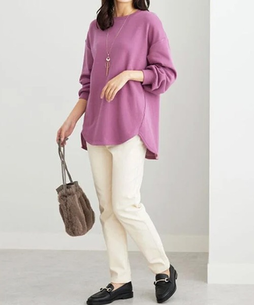 BELLUNA PLUS(ベルーナ)の「ふわふわ裏ファーゆったりプルオーバー(Tシャツ/カットソー・レディース・セージグリーン/ホワイト×ネイビー/チャコール/ピンク・X-LARGE/MEDIUM/LARGE)」の8枚目の写真