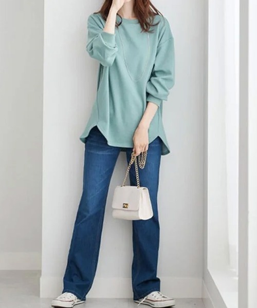 BELLUNA PLUS(ベルーナ)の「ふわふわ裏ファーゆったりプルオーバー(Tシャツ/カットソー・レディース・セージグリーン/ホワイト×ネイビー/チャコール/ピンク・X-LARGE/MEDIUM/LARGE)」の7枚目の写真