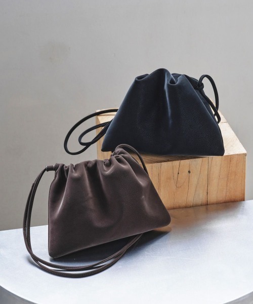 TODAYFUL（トゥデイフル）の「TODAYFUL Drawstring Mini Bag 12421002（ショルダーバッグ・レディース・ブラック/ブラウン・FREE）」の9枚目の写真