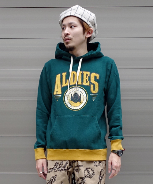 ALDIES（アールディーズ）の「University Parka カレッジプリント プルオーバーパーカー（パーカー・メンズ・グレー/レッド/グリーン/ブルー・MEDIUM/LARGE/SMALL）」の3枚目の写真