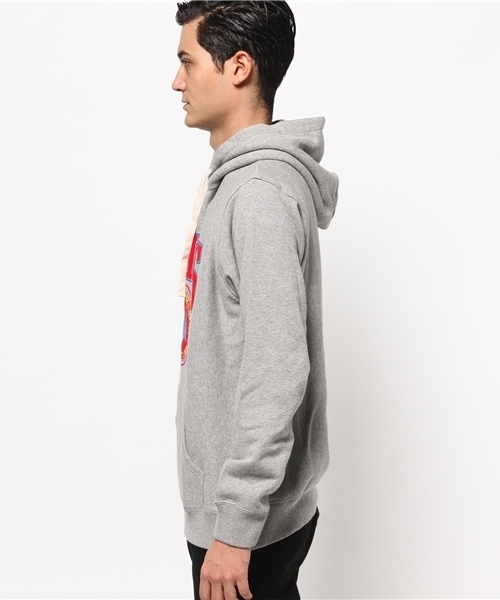 ALDIES（アールディーズ）の「University Parka カレッジプリント プルオーバーパーカー（パーカー・メンズ・グレー/レッド/グリーン/ブルー・MEDIUM/LARGE/SMALL）」の6枚目の写真