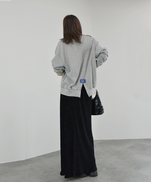 Reurie'（レウリィ）の「【ZOZO限定】ベロアリンクルナロースカート ロング丈 Iライン くしゅくしゅ しわ加工 ひだ シンプル 大人カジュアル きれいめ レディライク オケージョン モード お呼ばれコーデ ブラック 黒 ホワイト モノトーン（スカート・レディース・アイボリー/ブラック・FREE）」の20枚目の写真