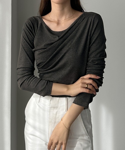 Louere(ルエレ)の「ワンショルドレープカットソー(Tシャツ/カットソー・レディース・チャコール/ダークグレー/ホワイト/ライトグレー/ブラック/クリーム・SMALL/MEDIUM/LARGE/X-LARGE)」の16枚目の写真