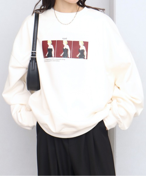 NOGLE（ノグル）の「【NOGLE/ノグル】アソートフォトスウェット（スウェット・レディース・ホワイト系1/ホワイト系2/ブラック/ホワイト/グレー系1/チャコール・FREE）」の2枚目の写真