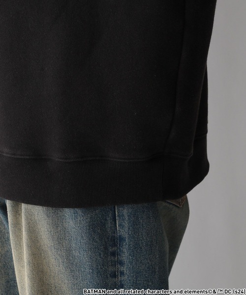 RAGEBLUE（レイジブルー）の「【JOKER/ジョーカー】コラボ/フロッキープリント裏起毛クルーネックスウェット（スウェット・メンズ・ブラック系その他2/ブラック/ブラック系その他/ホワイト・LARGE/MEDIUM）」の5枚目の写真