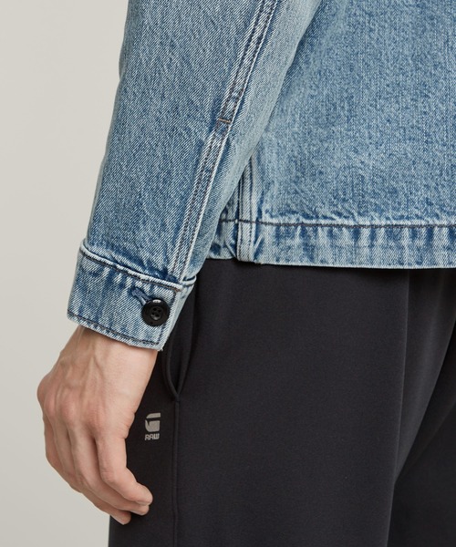 G-STAR（ジースター）の「MOSA OVERSHIRT/ヴィンテージライクデニムシャツジャケット/カバーオール（デニムジャケット・メンズ・ライトインディゴブルー・LARGE/MEDIUM/SMALL/X-LARGE/X-SMALL）」の4枚目の写真