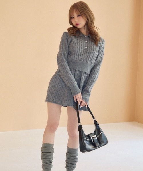 TITTY&CO.(ティティーアンドコー)の「ケーブルニットセットアップ(セットアップ・レディース・グレー/ネイビー/アイボリー・FREE)」の5枚目の写真