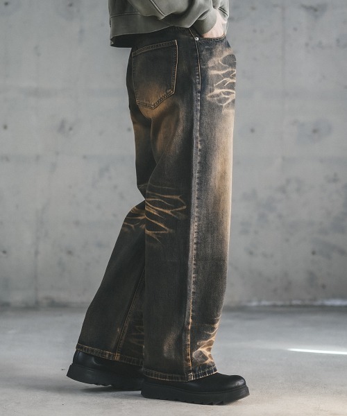 Shoowtime(ショウタイム)の「Wide straight vintage washed denim pants / ワイドストレートヴィンテージウォッシュデニムパンツ(デニムパンツ・メンズ・ブルー/ブラック・X-LARGE/LARGE/MEDIUM)」の15枚目の写真