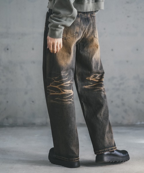 Shoowtime(ショウタイム)の「Wide straight vintage washed denim pants / ワイドストレートヴィンテージウォッシュデニムパンツ(デニムパンツ・メンズ・ブルー/ブラック・X-LARGE/LARGE/MEDIUM)」の14枚目の写真