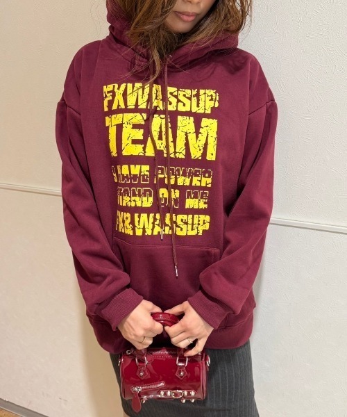 LETee(レティー)の「TEAMプリントプルパーカー(パーカー・レディース・ネイビー/ワインレッド/グレー/アイボリー/ブラック・FREE)」の6枚目の写真