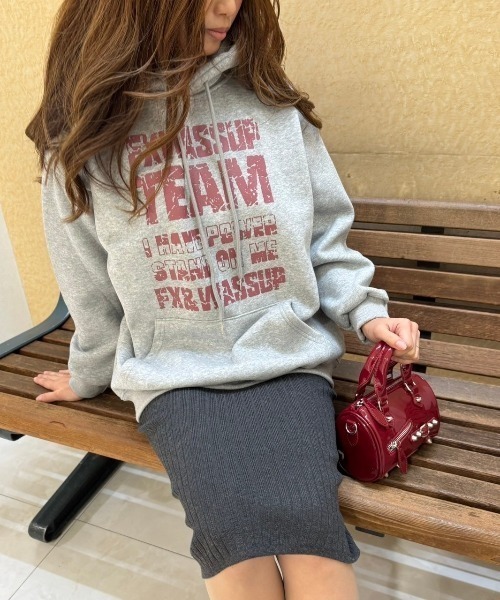 LETee(レティー)の「TEAMプリントプルパーカー(パーカー・レディース・ネイビー/ワインレッド/グレー/アイボリー/ブラック・FREE)」の11枚目の写真