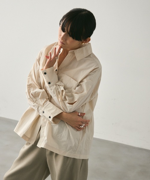 Lutim by u(ルチバイユー)の「Side-hole nylon shirt / サイドホールナイロンシャツ(シャツ/ブラウス・レディース・ブルー/ナチュラル/ホワイト・FREE)」の9枚目の写真