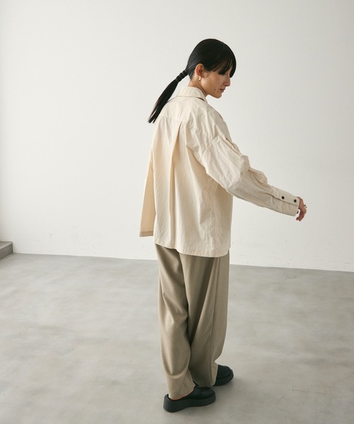 Lutim by u(ルチバイユー)の「Side-hole nylon shirt / サイドホールナイロンシャツ(シャツ/ブラウス・レディース・ブルー/ナチュラル/ホワイト・FREE)」の5枚目の写真