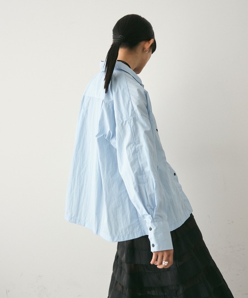 Lutim by u(ルチバイユー)の「Side-hole nylon shirt / サイドホールナイロンシャツ(シャツ/ブラウス・レディース・ブルー/ナチュラル/ホワイト・FREE)」の16枚目の写真