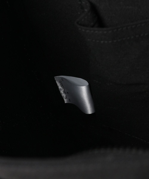 GLOBAL WORK(グローバルワーク)の「2WAYキャンバスZIPショルダーM/288514(ショルダーバッグ・メンズ・ベージュ/ブラック/アイボリー・FREE)」の10枚目の写真