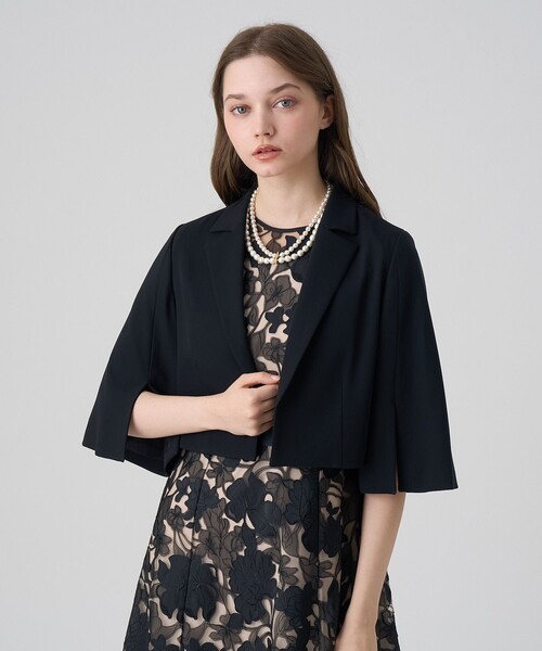 ANAYI（アナイ）の「マットダブルサテンボレロジャケット（カーディガン/ボレロ・レディース・ベージュ/ブラック・36/38/34）」の3枚目の写真