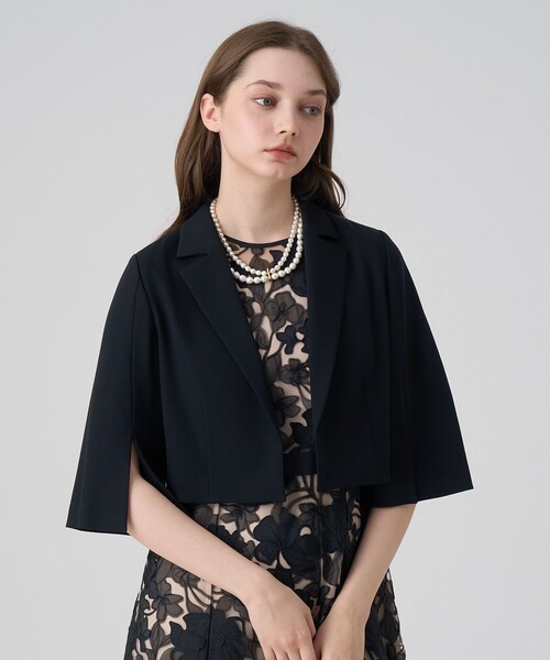 ANAYI（アナイ）の「マットダブルサテンボレロジャケット（カーディガン/ボレロ・レディース・ベージュ/ブラック・36/38/34）」の4枚目の写真