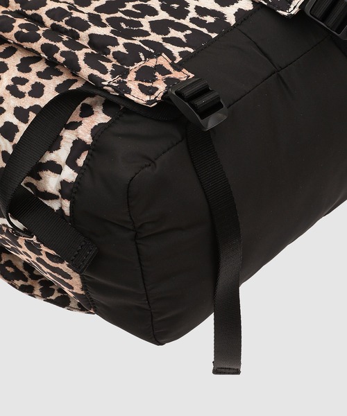 GANNI（ガニー）の「Recycled Tech Backpack Print（バックパック/リュック・レディース・レオパード・ONE SIZE）」の7枚目の写真