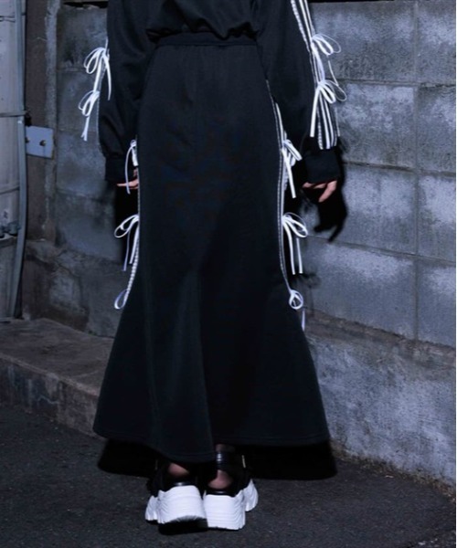 axes femme POETIQUE（アクシーズファムポエティック）の「ペチ付リボンラインロングスカート（スカート・レディース・ホワイト/ブラック/ブルーグレー・MEDIUM）」の5枚目の写真