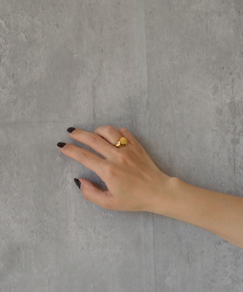 BROTHERHOOD(ブラザーフッド)の「【earyear】Oval Crest design peti Volume Ring(リング・レディース・ゴールド/シルバー・MEDIUM/SMALL/LARGE)」の10枚目の写真