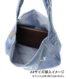 バッグ Spick and Span 5 1/2 DENIM NEWSPAPERBAG Spick & Span（スピックアンドスパン）の「5 1/2 DENIM NEWSPAPERBAG