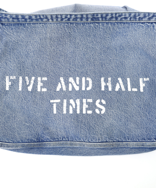 スピックアンドスパン　5　1/2DENIMNEWSPAPERBAG　デニムバッグ Spick & Span（スピックアンドスパン）の「5 1/2 DENIM