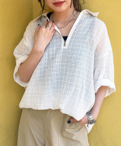 DOUBLE NAME(ダブルネーム)の「シアーチェックハーフZIPシャツ(シャツ/ブラウス・レディース・オフホワイト/ブルー/ブラック・FREE)」の2枚目の写真