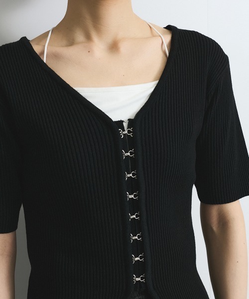 VICKY(ビッキー)の「モチモチリブニットホックカーディガン≪手洗い可能≫(カーディガン/ボレロ・レディース・オフホワイト/ブラック・M)」の9枚目の写真