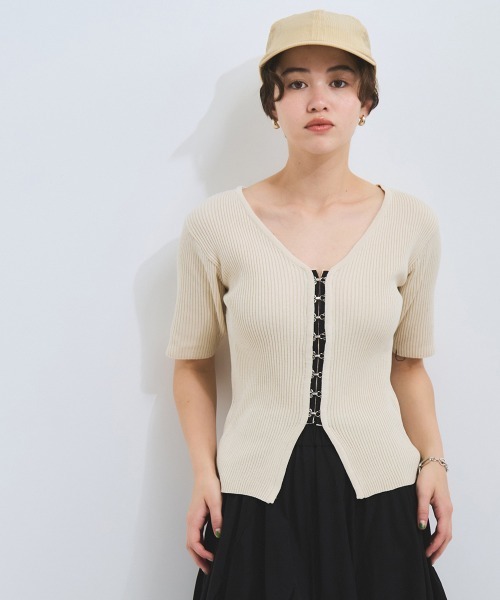 VICKY(ビッキー)の「モチモチリブニットホックカーディガン≪手洗い可能≫(カーディガン/ボレロ・レディース・オフホワイト/ブラック・M)」の20枚目の写真