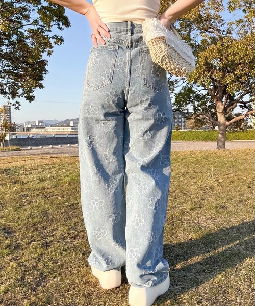 merrylatte（メリーラテ）の「低身長OK◎フラワージャガードデニムパンツ（デニムパンツ・レディース・ネイビー・MEDIUM/LARGE）」の6枚目の写真