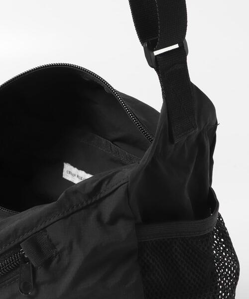 URBAN RESEARCH DOORS（アーバンリサーチドアーズ）の「Micro Ripstop Shoulder（ショルダーバッグ・メンズ・グレー/アイボリー/ブラック・-）」の5枚目の写真