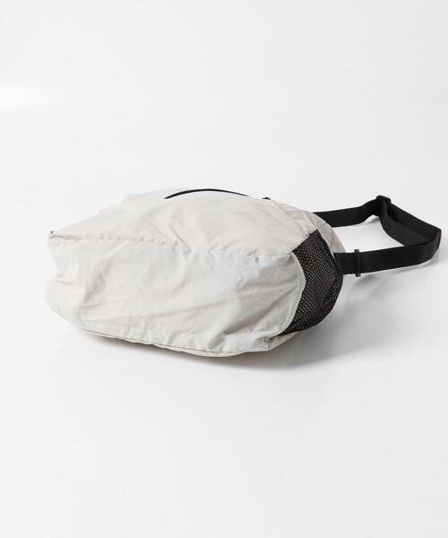 URBAN RESEARCH DOORS（アーバンリサーチドアーズ）の「Micro Ripstop Shoulder（ショルダーバッグ・メンズ・グレー/アイボリー/ブラック・-）」の10枚目の写真