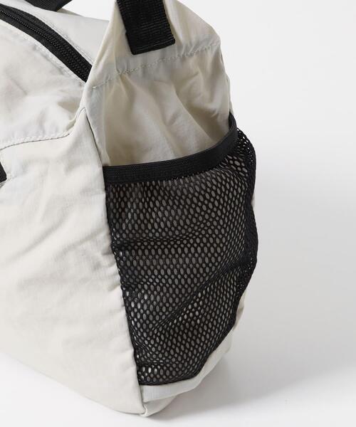 URBAN RESEARCH DOORS（アーバンリサーチドアーズ）の「Micro Ripstop Shoulder（ショルダーバッグ・メンズ・グレー/アイボリー/ブラック・-）」の13枚目の写真