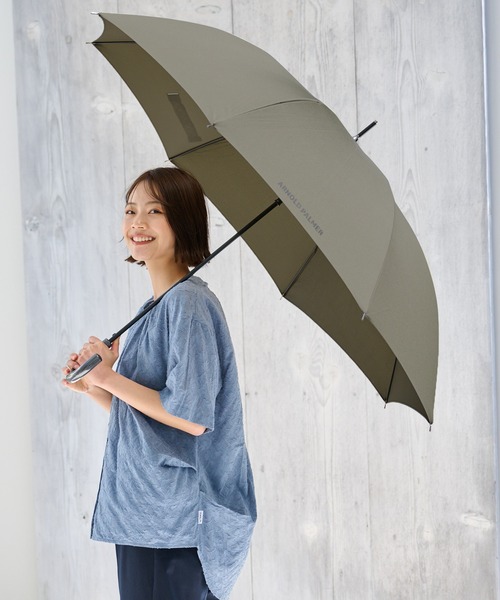 Arnold Palmer（アーノルドパーマー）の「ワンポイントロゴ ラージサイズ 長傘（長傘・メンズ・ブラック/カーキ・F）」の4枚目の写真