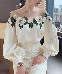 Forcement（フォースメント）の「フラワーモチーフ刺繍切り替えバルーン袖ブラウス（シャツ/ブラウス）」