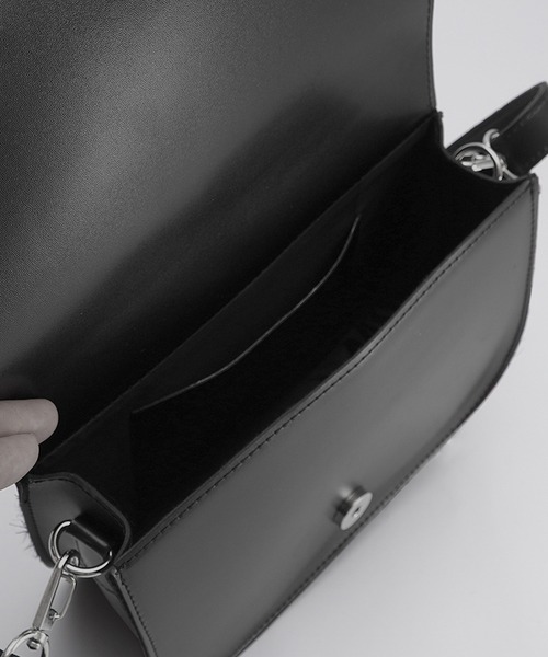 MinoriTY（マイノリティ）の「【MinoriTY】PUボックスタイプショルダーミニバッグ メンズ ウィメンズ ユニセックス（ショルダーバッグ・メンズ・ブラック・FREE）」の7枚目の写真