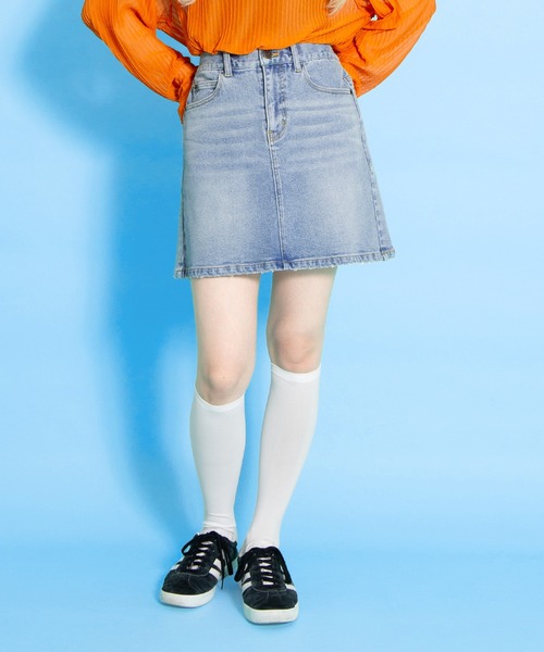 PUNYUS（プニュズ）の「台形デニムミニスカート（デニムスカート・レディース・ブラック/ライトブルー・1/2/3/4）」の14枚目の写真