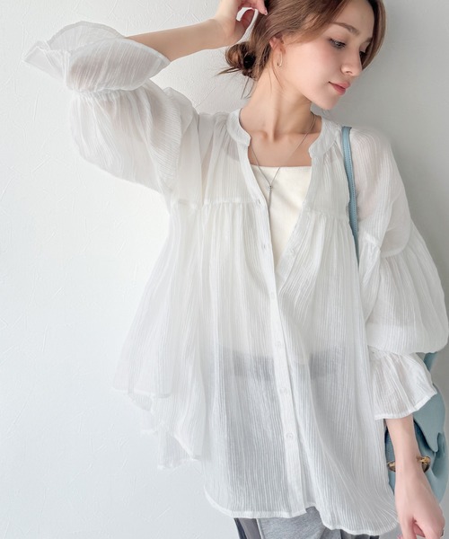 classicalelf(クラシカルエルフ)の「軽やかな風を纏って、ふんわりと。前後2wayボリュームシルエットシアーヨウリュウキャンディスリーブギャザーブラウス(長袖)(シャツ/ブラウス・レディース・ブラウン/ブラック/オフホワイト・LARGE/MEDIUM/SMALL/X-LARGE)」の13枚目の写真