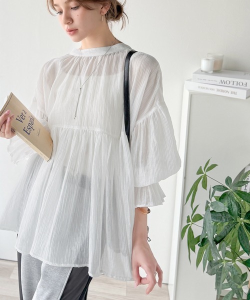 classicalelf(クラシカルエルフ)の「軽やかな風を纏って、ふんわりと。前後2wayボリュームシルエットシアーヨウリュウキャンディスリーブギャザーブラウス(長袖)(シャツ/ブラウス・レディース・ブラウン/ブラック/オフホワイト・LARGE/MEDIUM/SMALL/X-LARGE)」の15枚目の写真