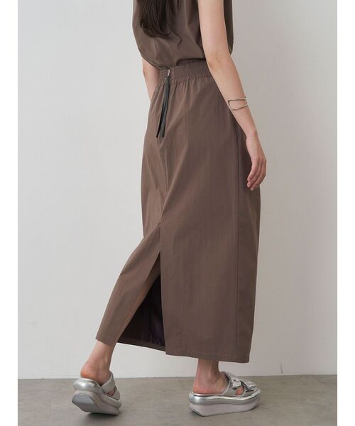 ELENDEEK(エレンディーク)の「バレルシルエットスカート【セットアップ対応】(スカート・レディース・ブラック/ブラウン・01/02)」の17枚目の写真