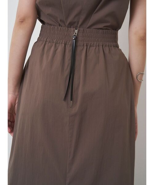 ELENDEEK(エレンディーク)の「バレルシルエットスカート【セットアップ対応】(スカート・レディース・ブラック/ブラウン・01/02)」の20枚目の写真