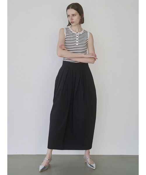 ELENDEEK(エレンディーク)の「バレルシルエットスカート【セットアップ対応】(スカート・レディース・ブラック/ブラウン・01/02)」の22枚目の写真